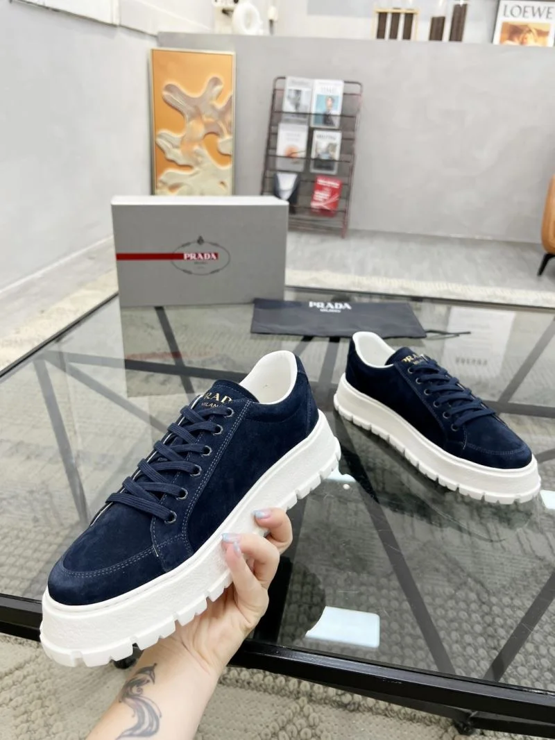 Sophisticated Prada Low Shoes 33797