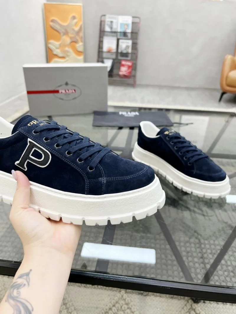 Sophisticated Prada Low Shoes 33797