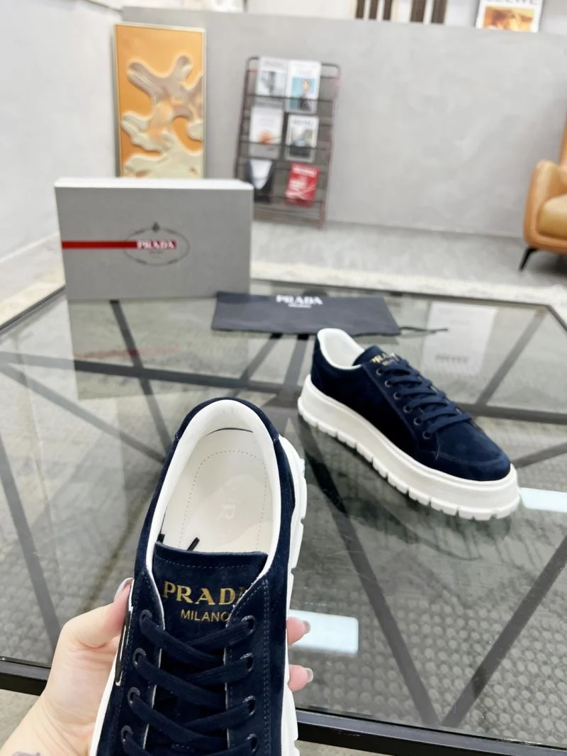 Sophisticated Prada Low Shoes 33797
