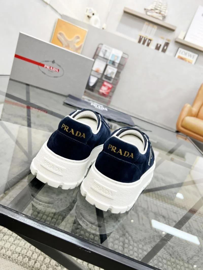 Sophisticated Prada Low Shoes 33797