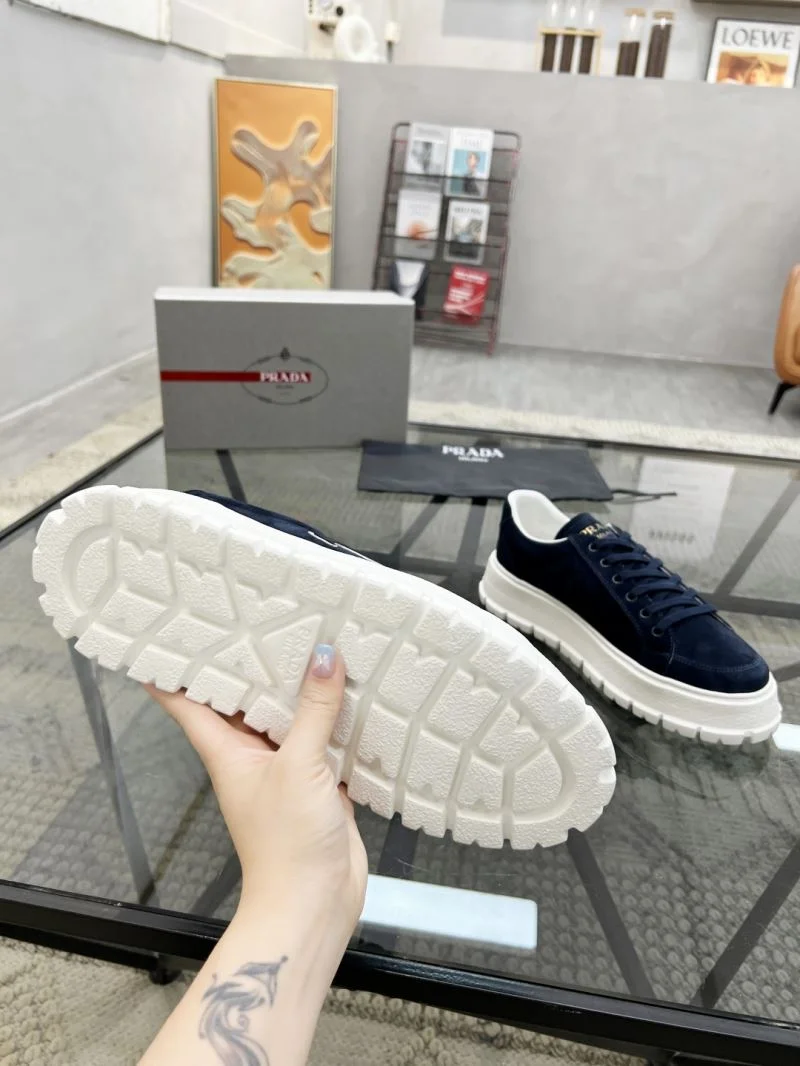 Sophisticated Prada Low Shoes 33797