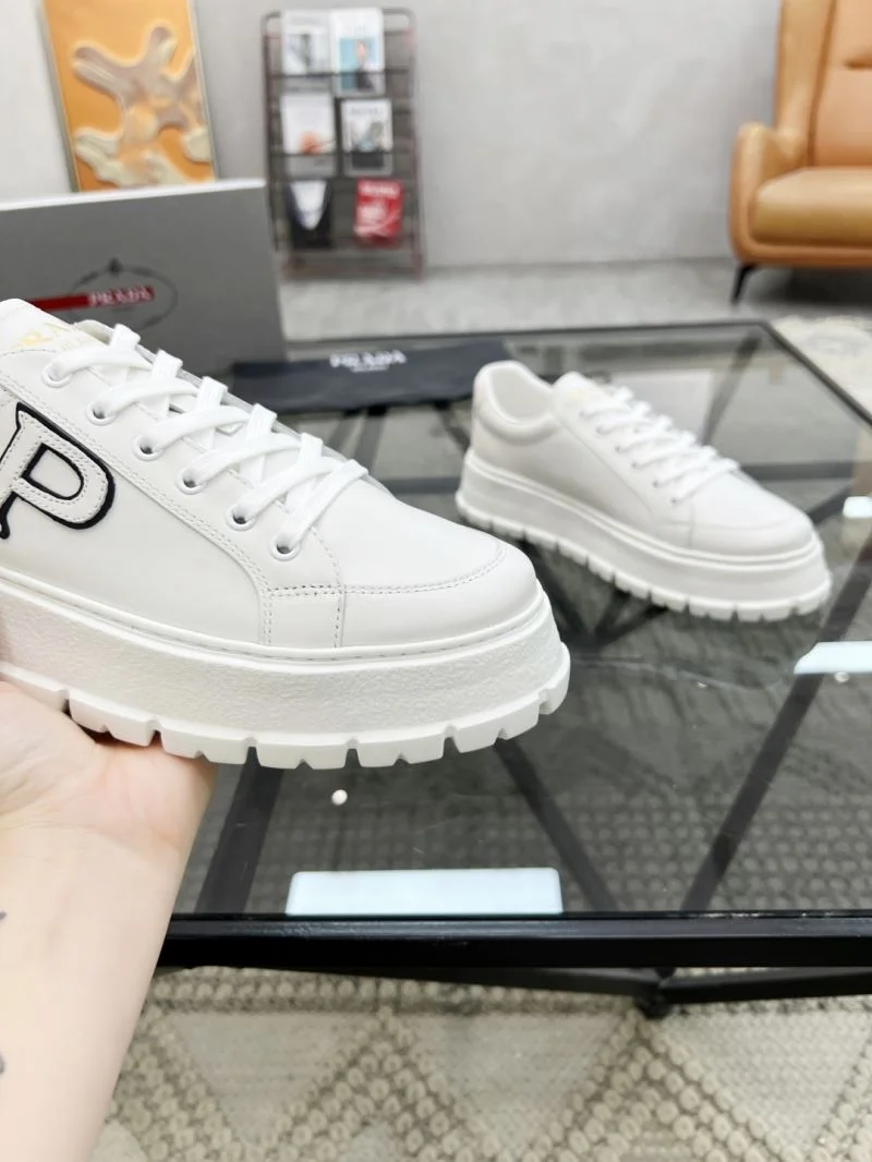 FashionForward Prada Low Shoes 33795