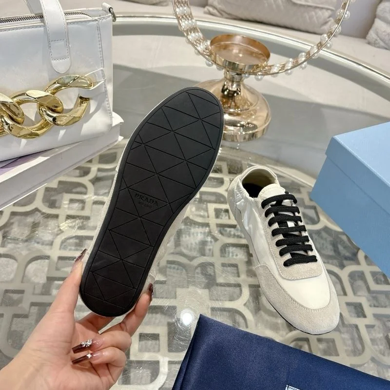 Classic Prada Low Shoes 33817