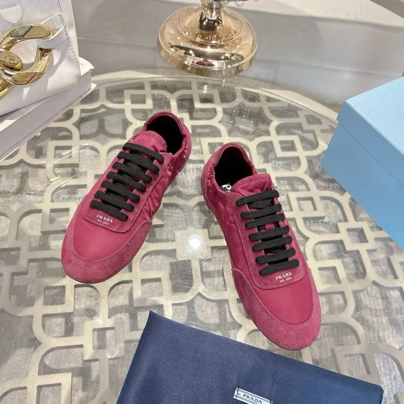 Original Prada Low Shoes 33820