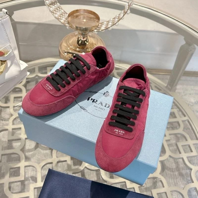 Original Prada Low Shoes 33820