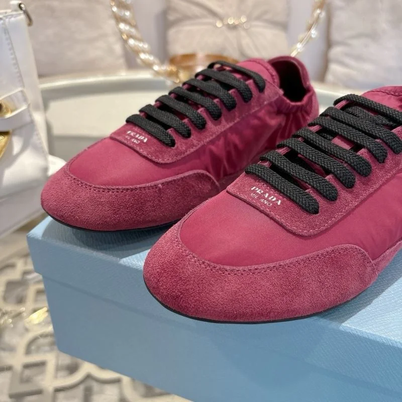 Original Prada Low Shoes 33820