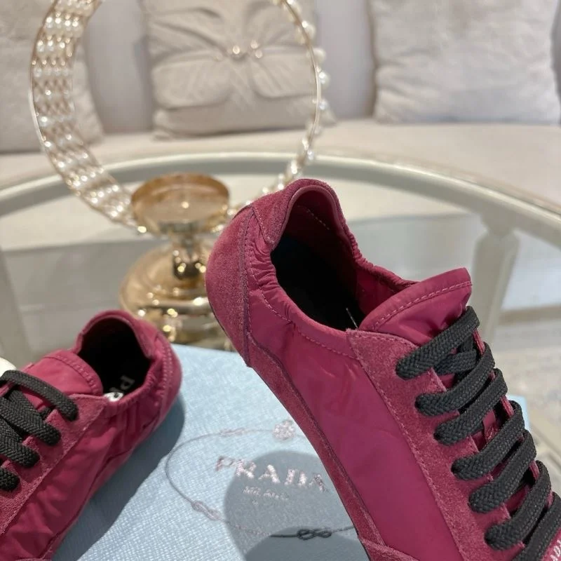 Original Prada Low Shoes 33820