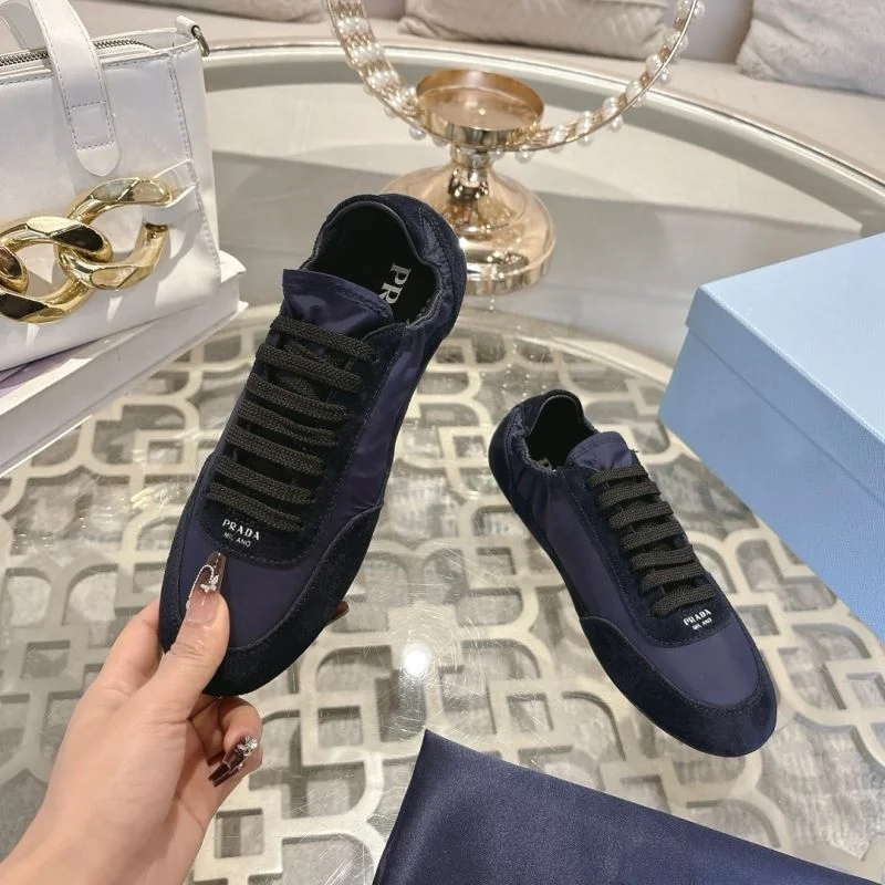 Prada Low Shoes Stretchable 33819