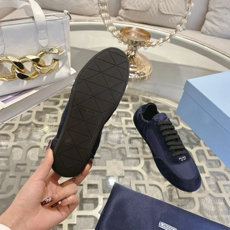 Prada Low Shoes Stretchable 33819