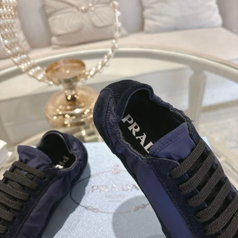 Prada Low Shoes Stretchable 33819