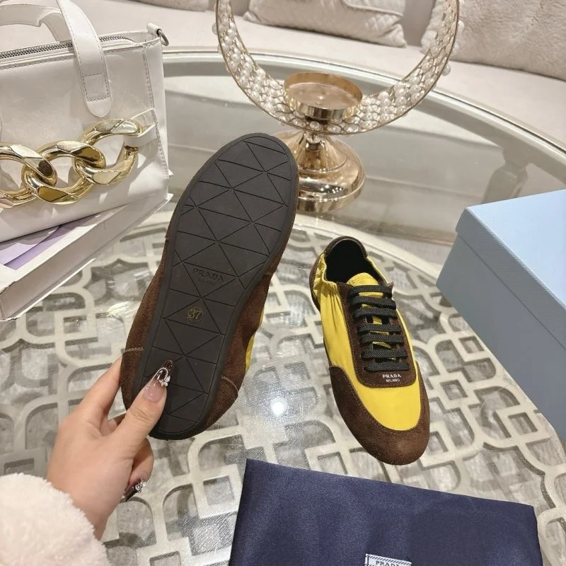 Chic Prada Low Shoes 33821