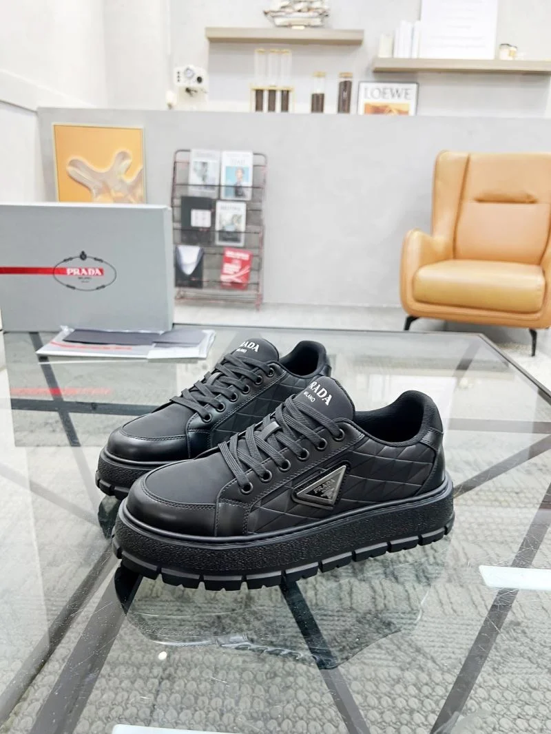 Minimalist Prada Low Shoes 33814