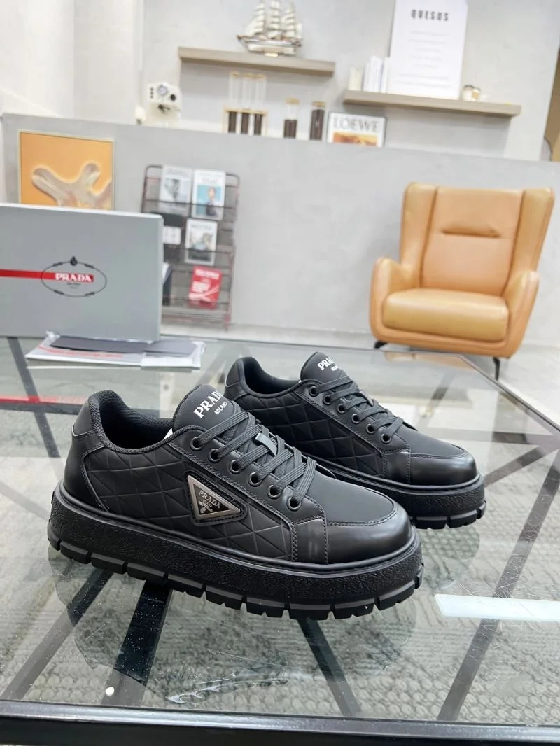 Minimalist Prada Low Shoes 33814