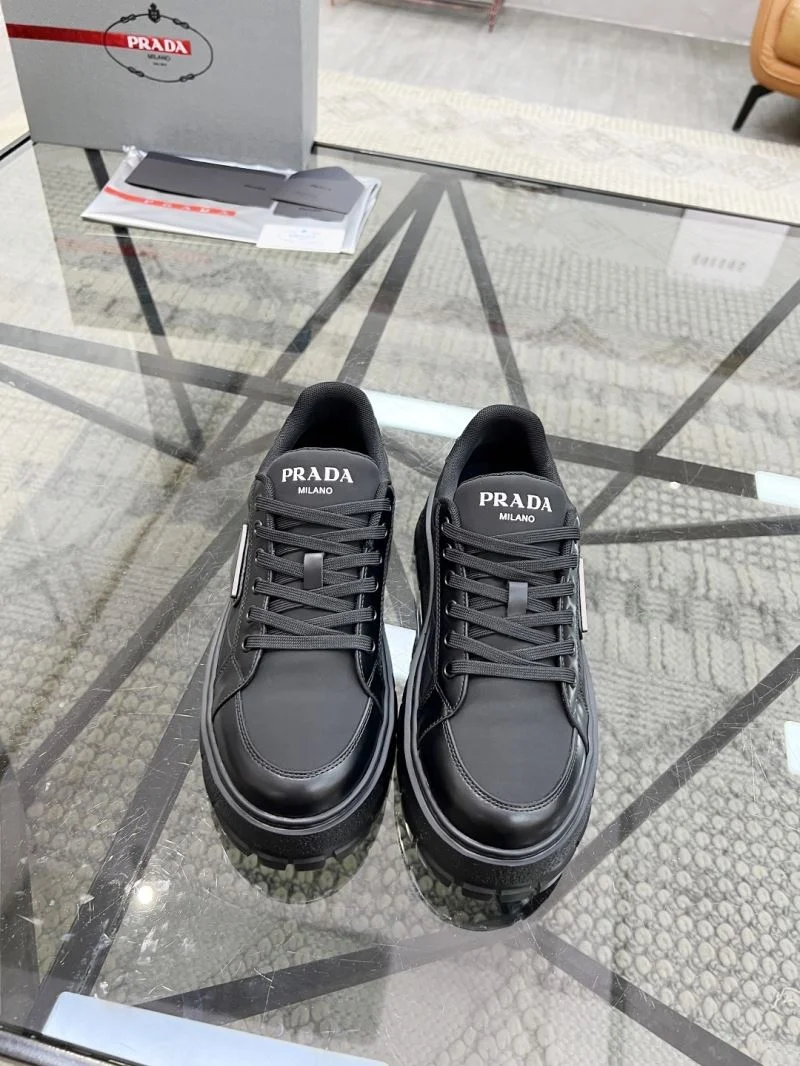 Minimalist Prada Low Shoes 33814
