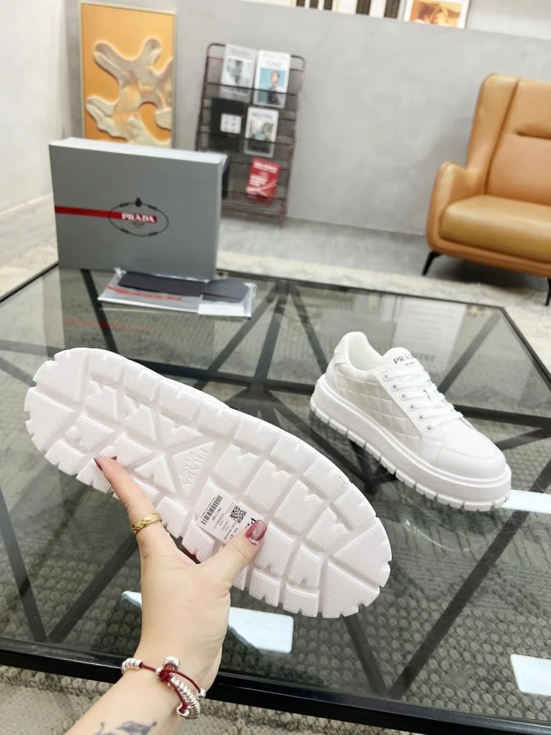 FlexibleFit Prada Low Shoes 33801