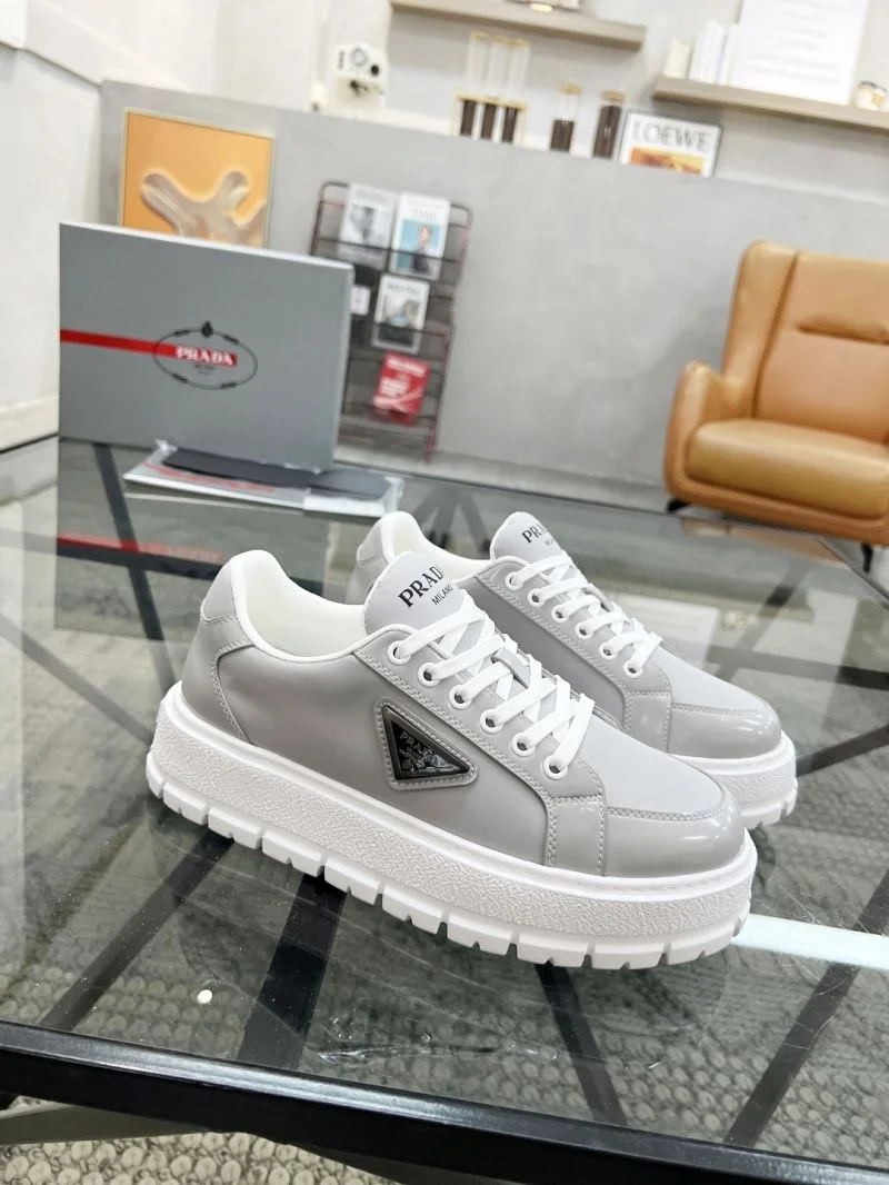 Effortless Prada Low Shoes 33799