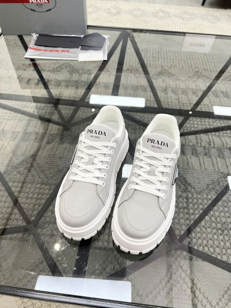 Effortless Prada Low Shoes 33799