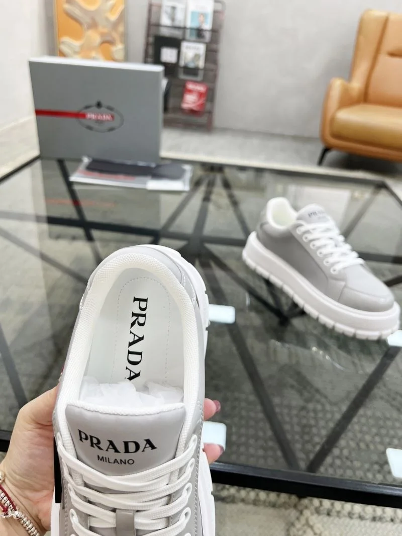 Effortless Prada Low Shoes 33799