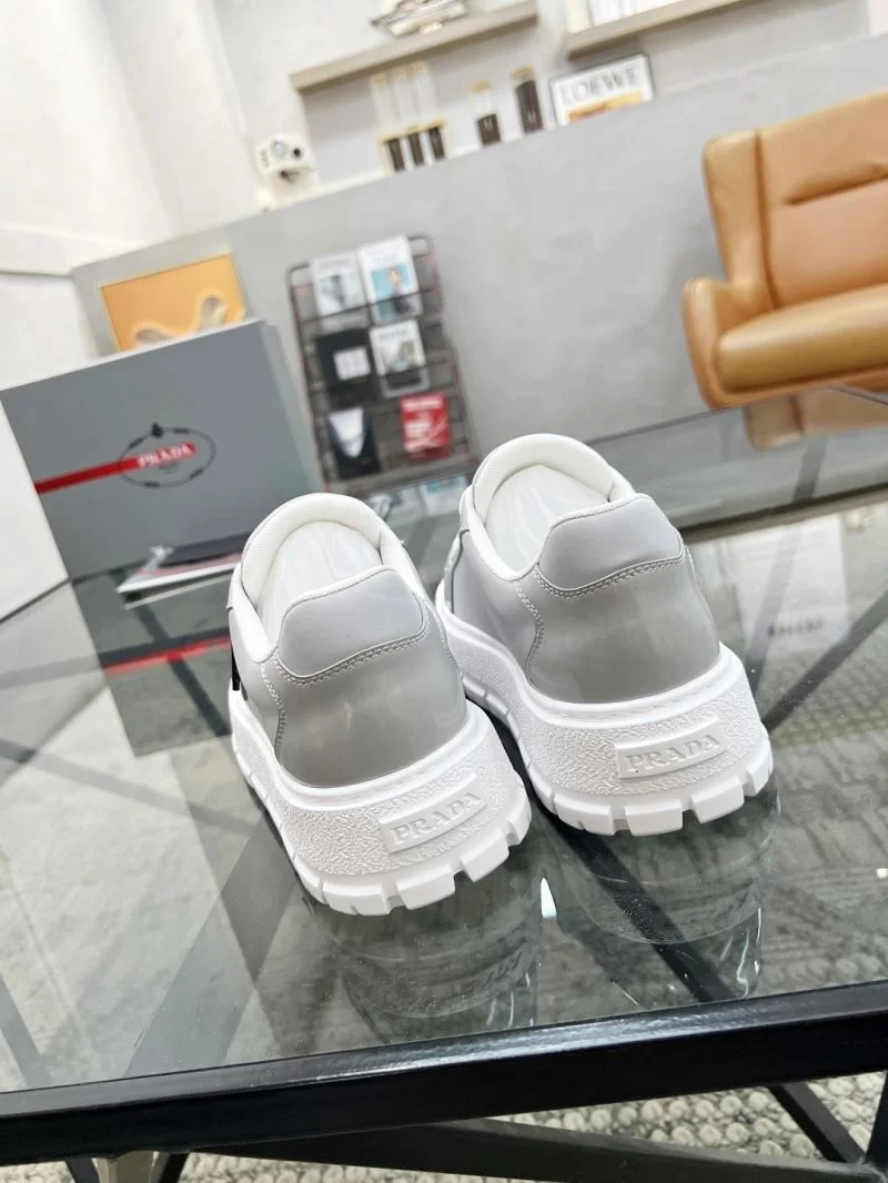 Effortless Prada Low Shoes 33799