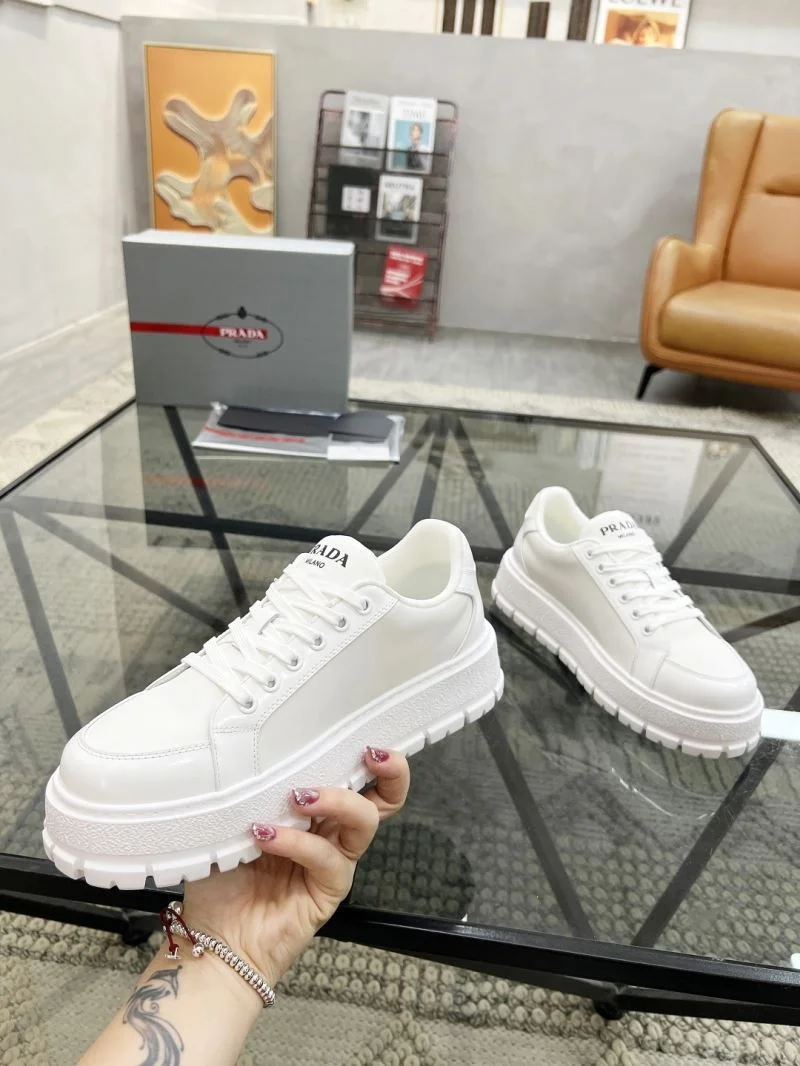 Prada Low Shoes Popular 33796