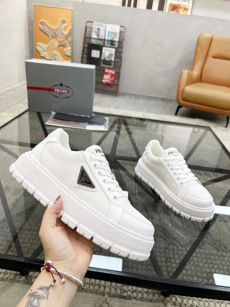 Prada Low Shoes Popular 33796