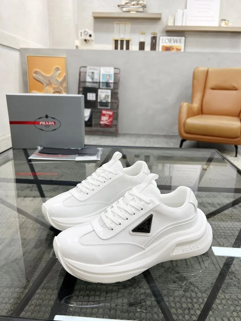 Prada Low Shoes Durable 33809