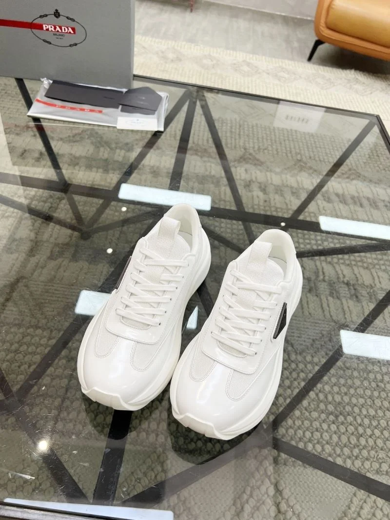 Prada Low Shoes Durable 33809