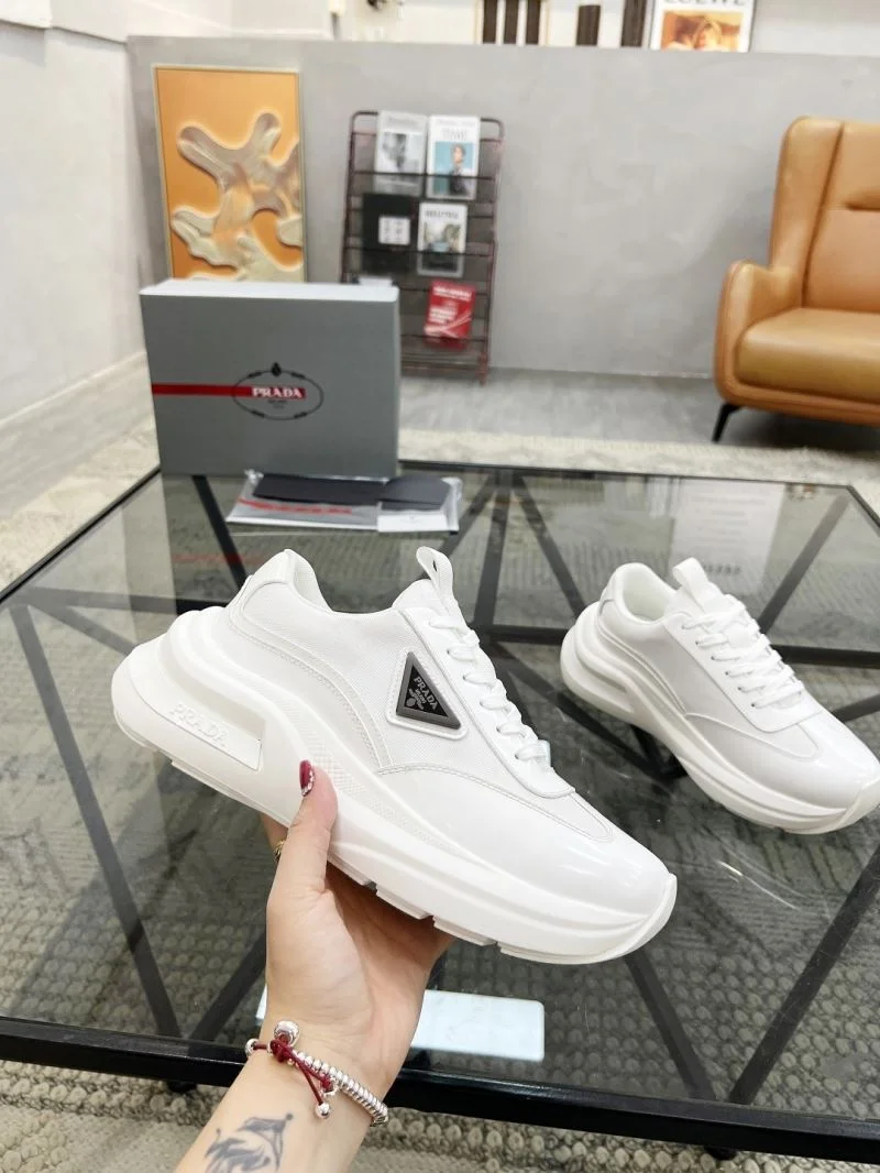 Prada Low Shoes Durable 33809