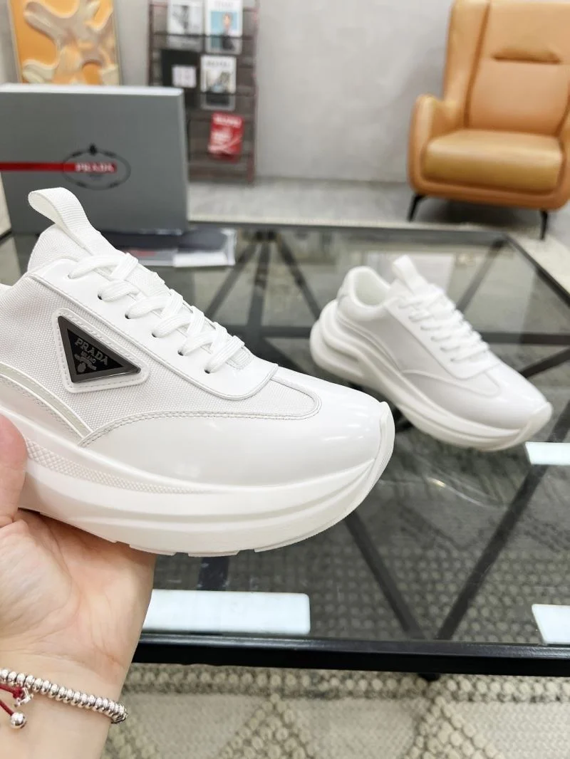 Prada Low Shoes Durable 33809