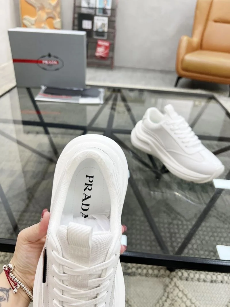 Prada Low Shoes Durable 33809