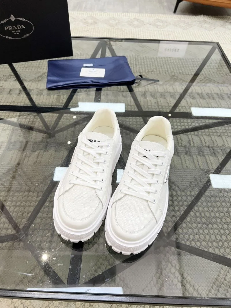 Prada Low Shoes Classic 33791