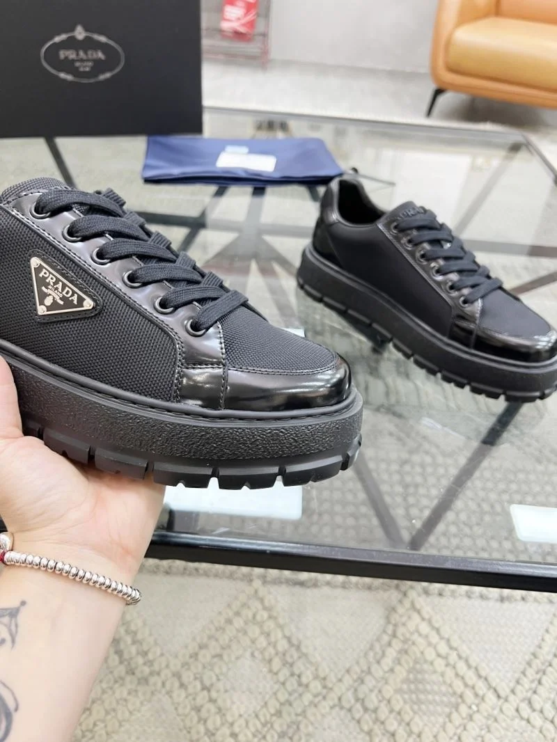 Sporty Prada Low Shoes 33790