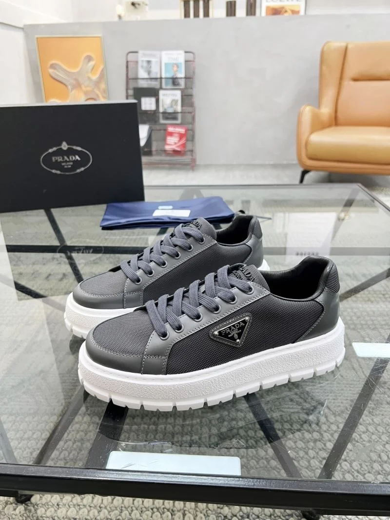 Stylish Prada Low Shoes 33787