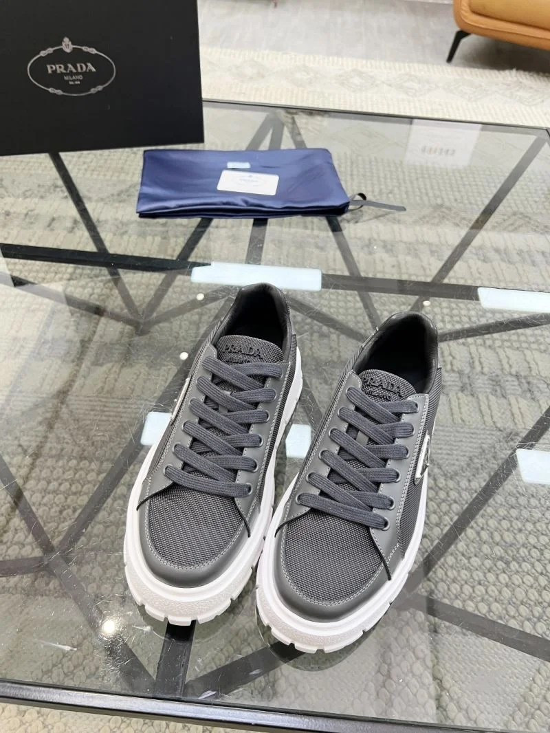 Stylish Prada Low Shoes 33787