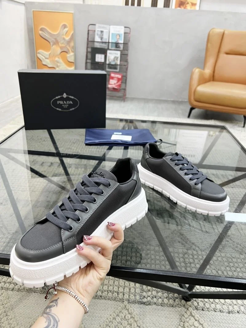 Stylish Prada Low Shoes 33787