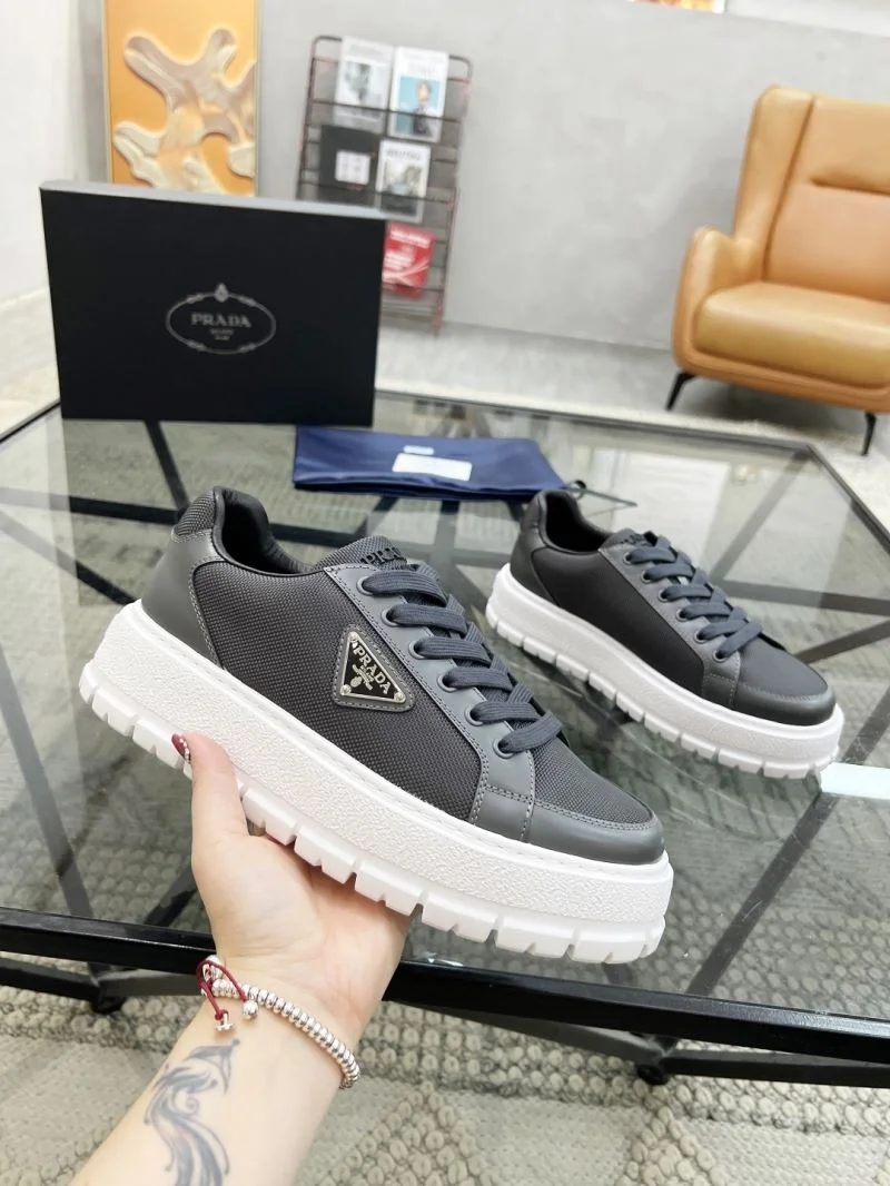 Stylish Prada Low Shoes 33787