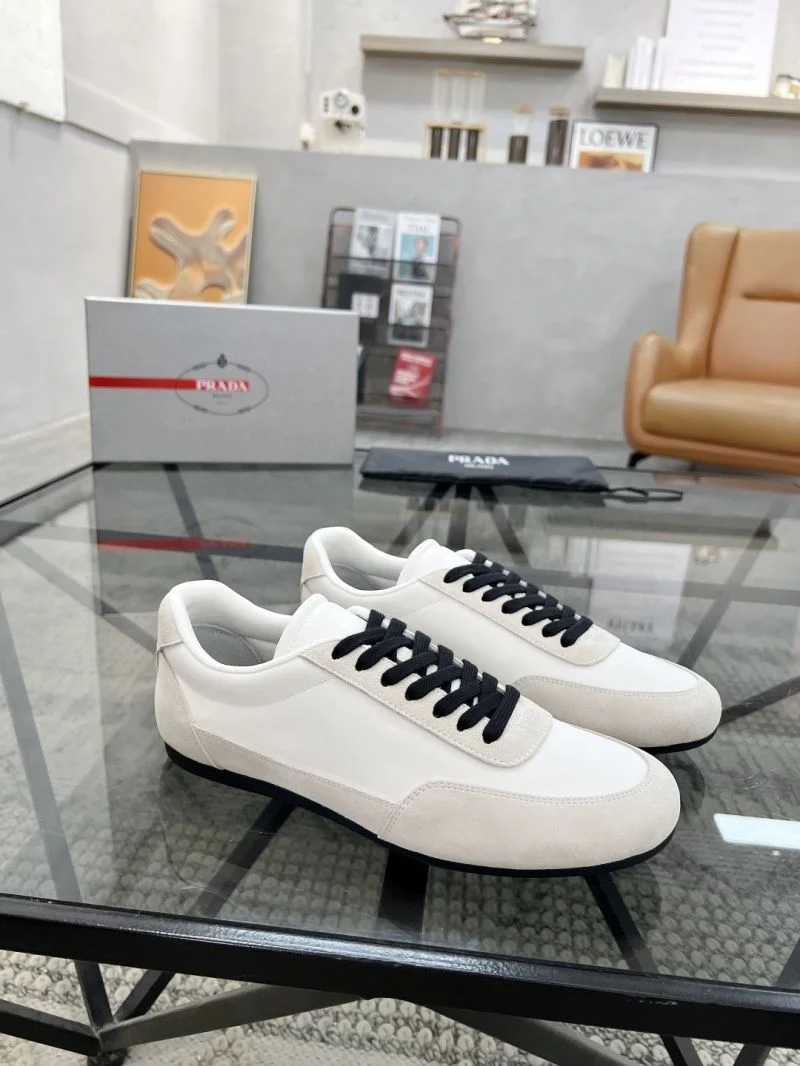 Prada Low Shoes Durable 33783