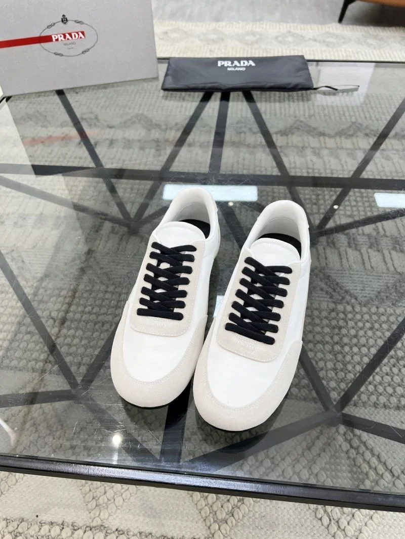 Prada Low Shoes Durable 33783
