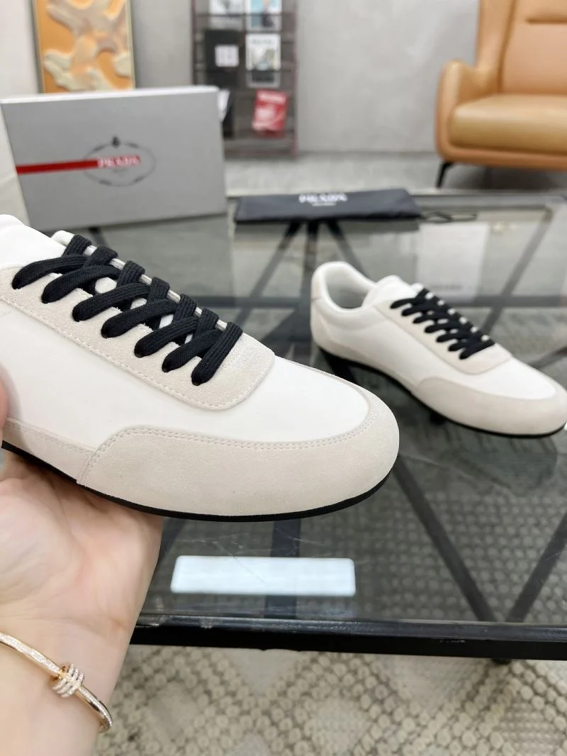 Prada Low Shoes Durable 33783