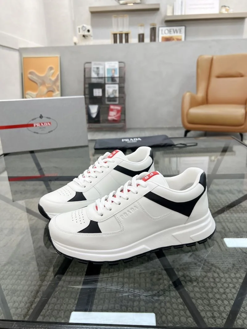 Prada Low Shoes Classic 33769