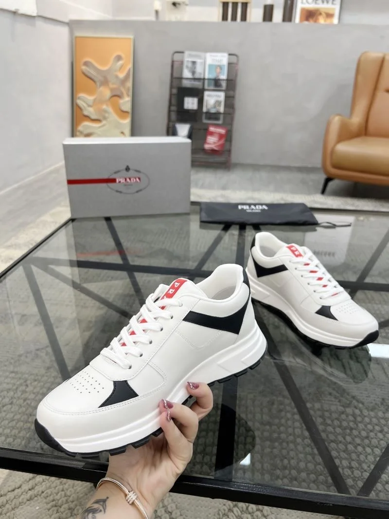 Prada Low Shoes Classic 33769