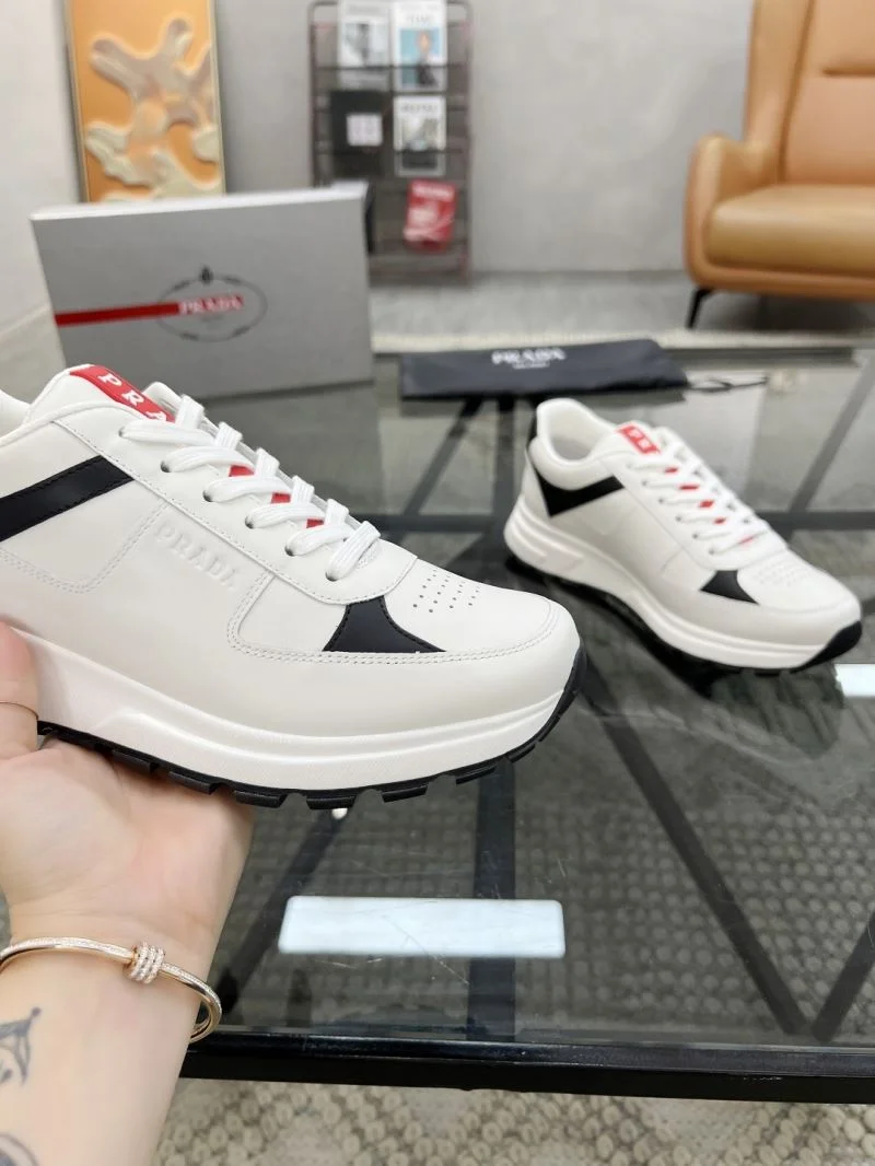 Prada Low Shoes Classic 33769