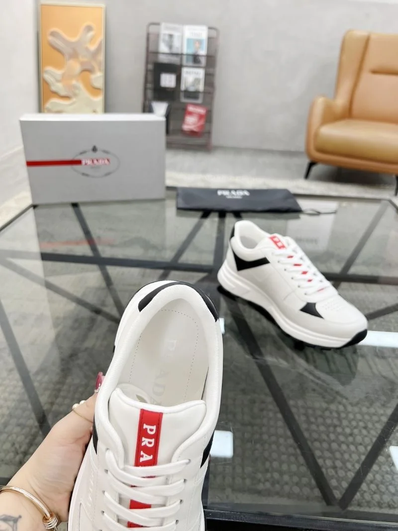 Prada Low Shoes Classic 33769