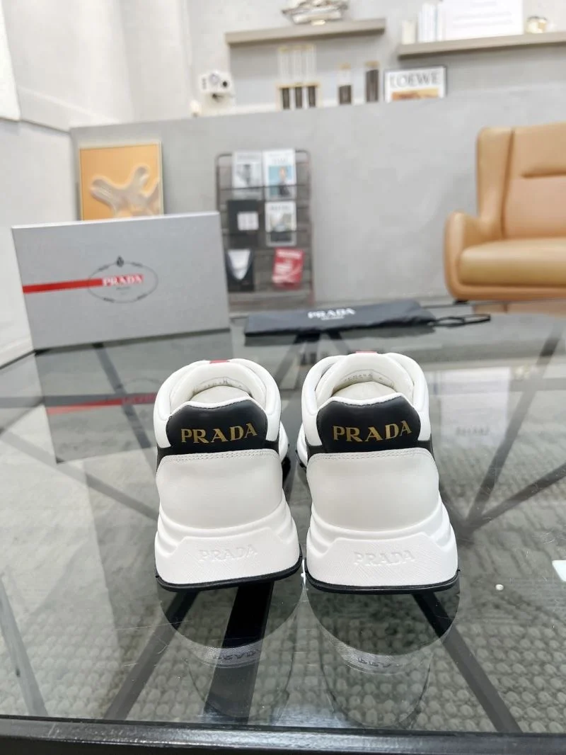 Prada Low Shoes Classic 33769