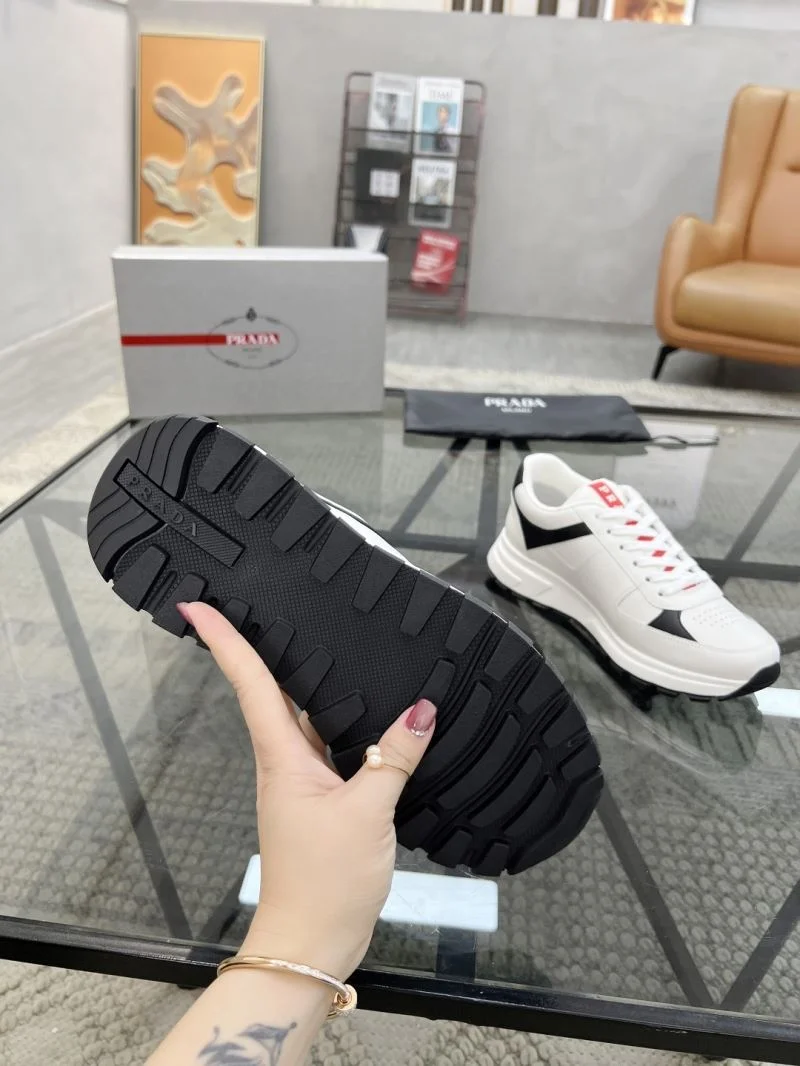 Prada Low Shoes Classic 33769