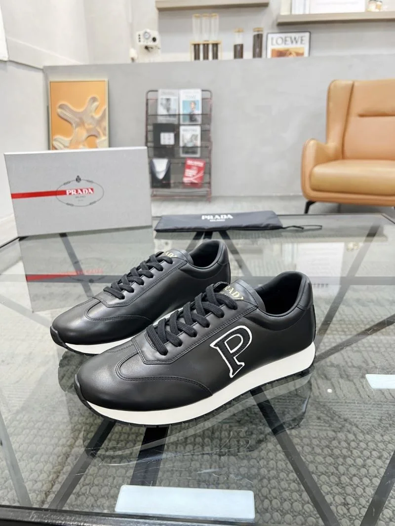 Prada Low Shoes Sophisticated 33763