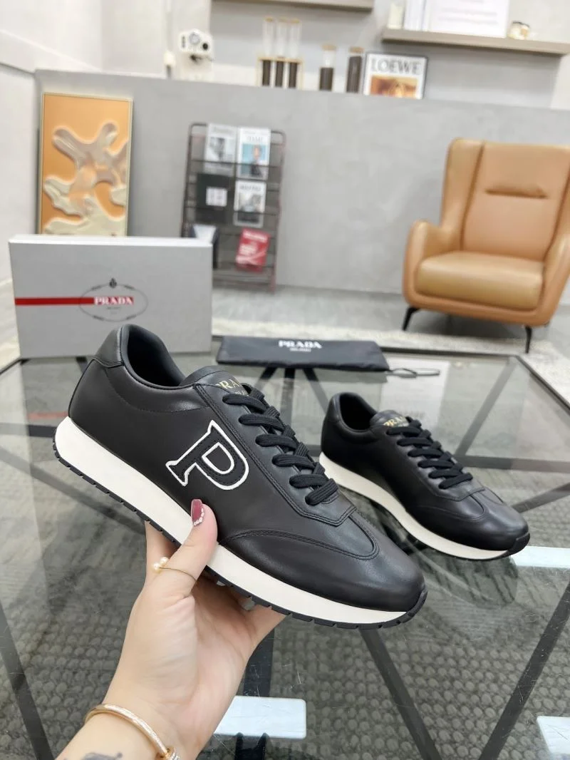 Prada Low Shoes Sophisticated 33763