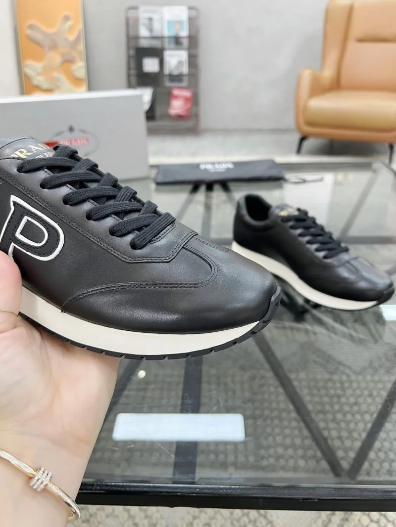 Prada Low Shoes Sophisticated 33763