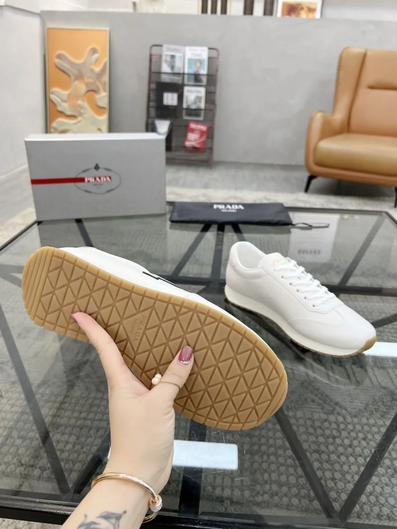 Prada Low Shoes WellDesigned 33773