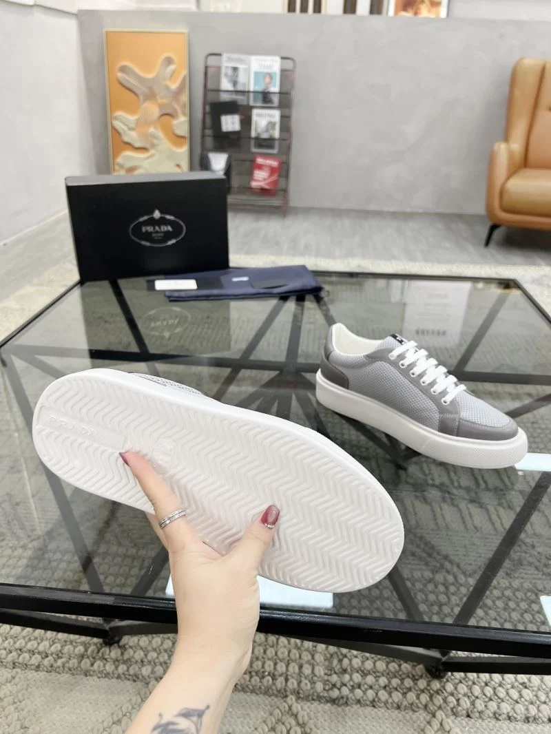 Cozy Prada Low Shoes 33758